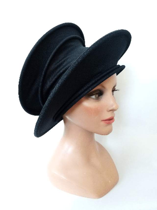 Grand chapeau tissus femme cerémonie noir