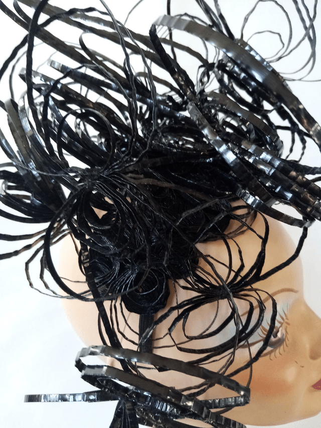 Chapeau femme mariage noir avant-garde bibi cérémonie gala