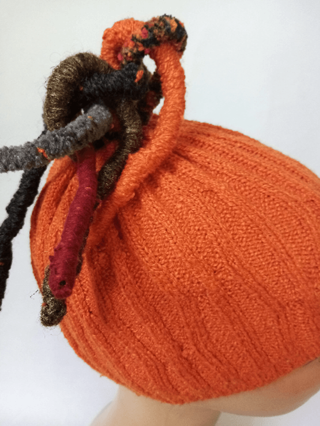 Bonnet orange fantaisie dreadlocks laine