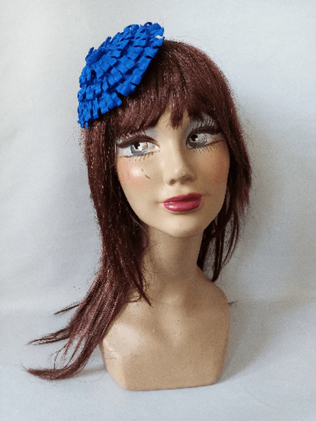 Bibi petit chapeau bleu cocktail