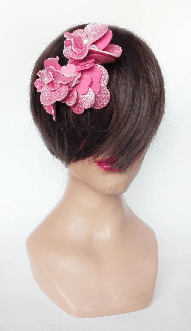 Bibi petit chapeau pour un mariage rose 