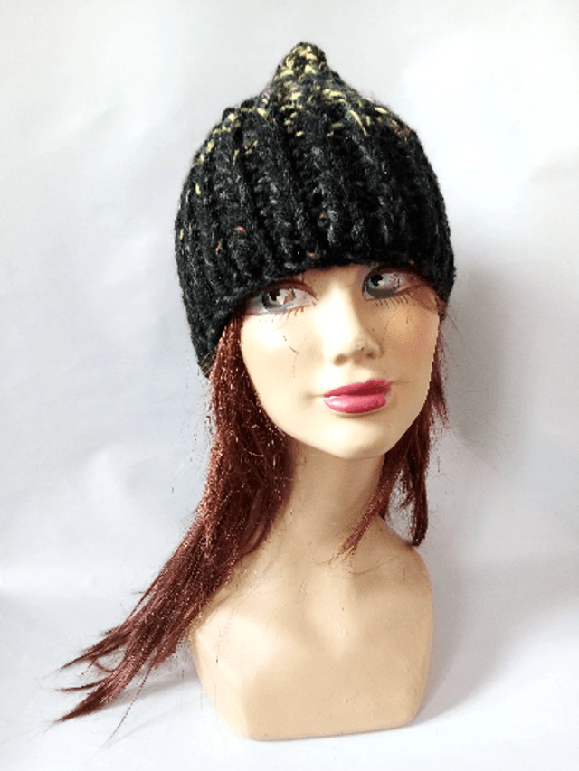 Bonnet noir vert unisexe laine tricoté main