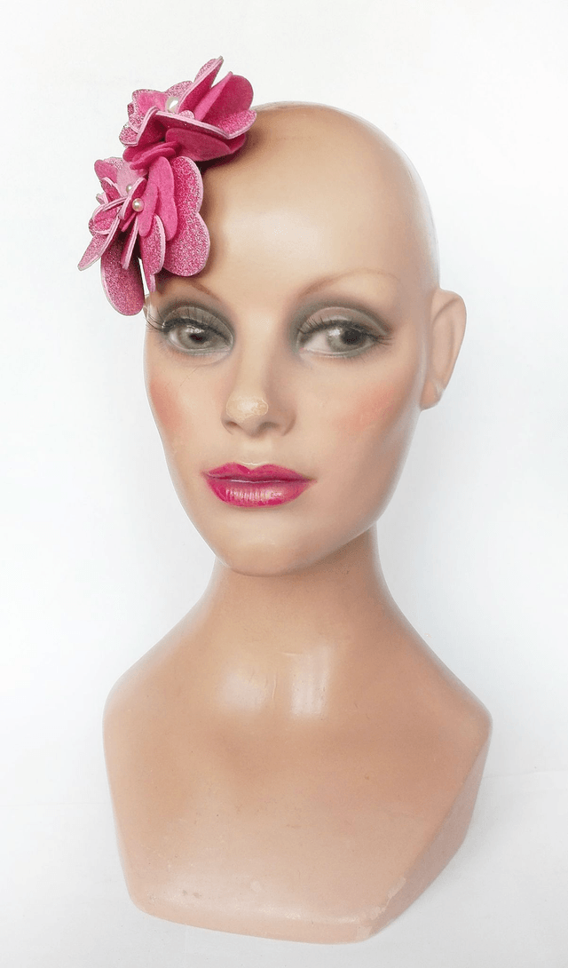 Bibi petit chapeau pour un mariage rose 