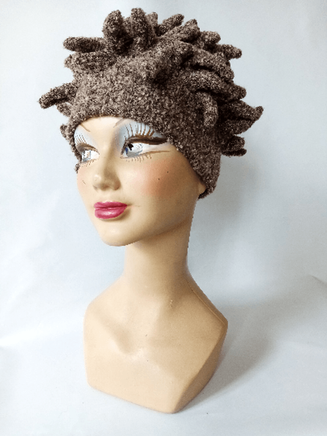 Bonnet marron femme extravagant