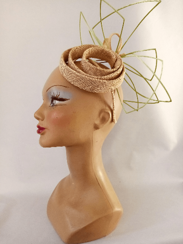 Chapeau mariage beige vert original
