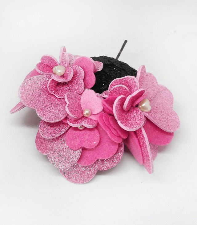 Bibi petit chapeau pour un mariage rose 